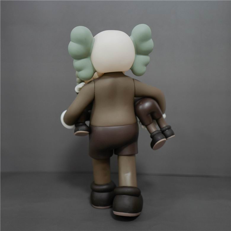 Kaws 26x18x40cm m  (4)